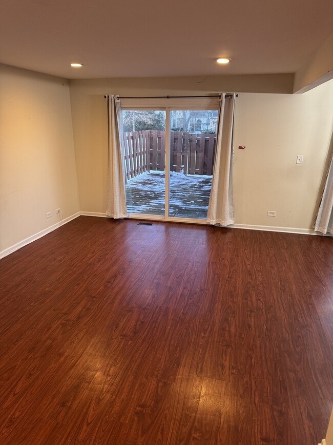 Building Photo - 448 Ferndale Ct