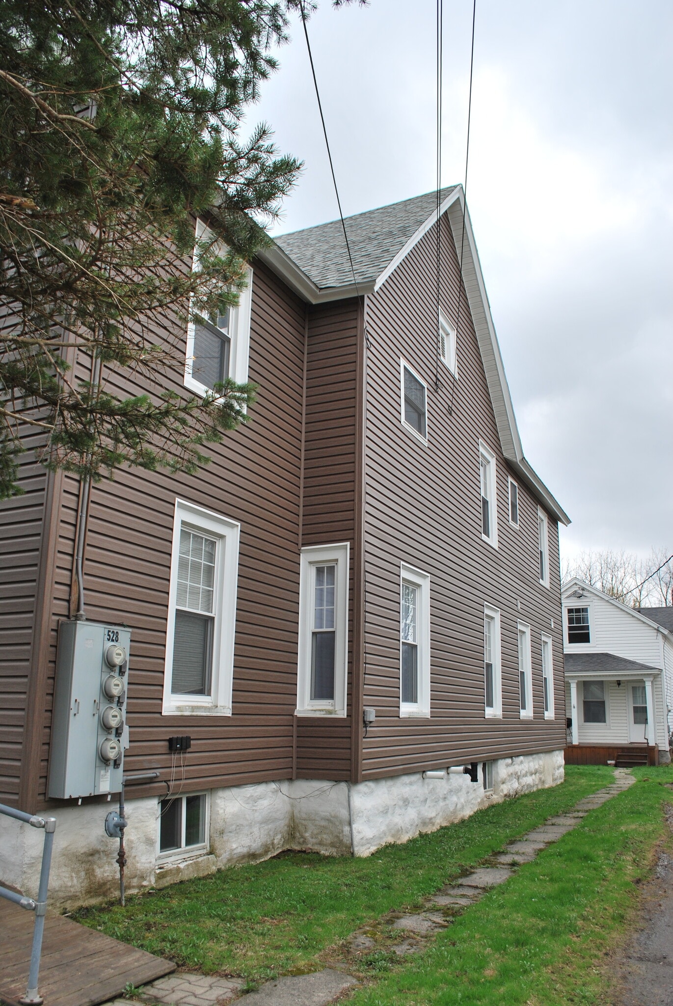 Building Photo - 528 Franklin St