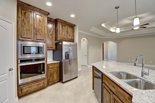 Building Photo - 2202 Crystal Bay Dr.