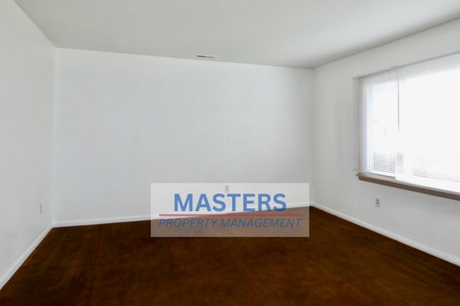 Building Photo - 1425 White Ave