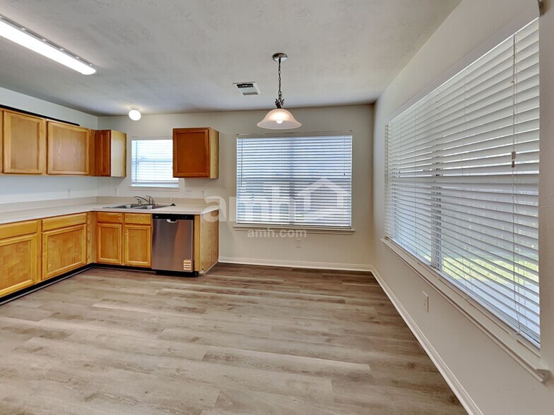 Building Photo - 1018 Redcrest Springs Ct