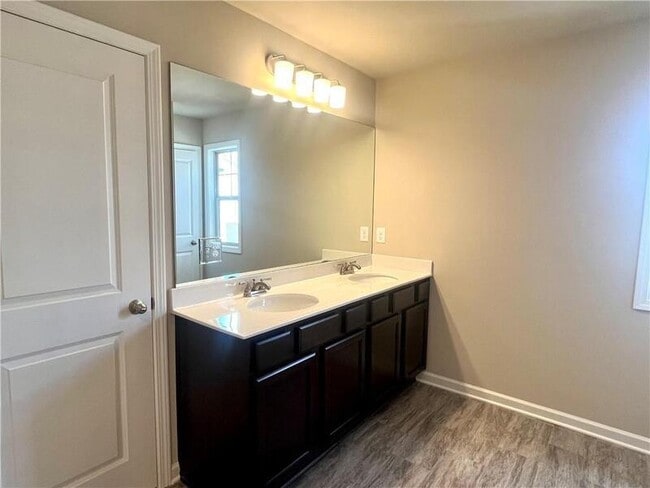 Building Photo - 110 Auburn Xing Wy