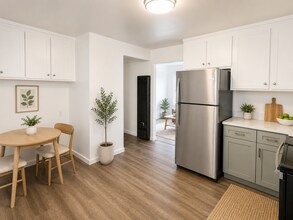 Building Photo - 3408