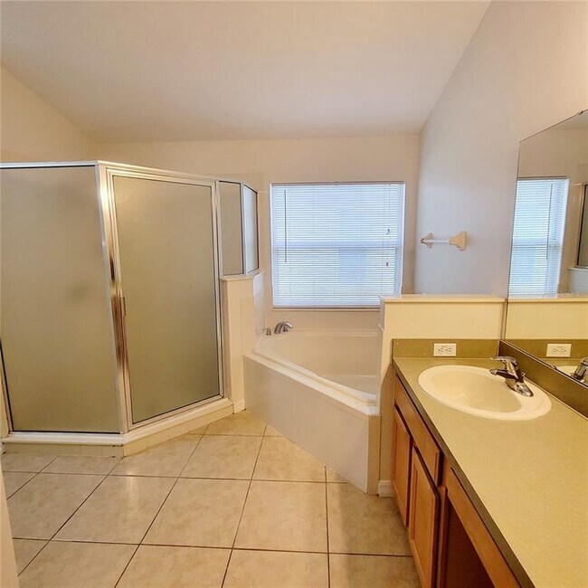 Building Photo - 9012 Sandwood Way
