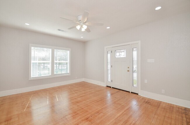 Building Photo - 4333 Harby St