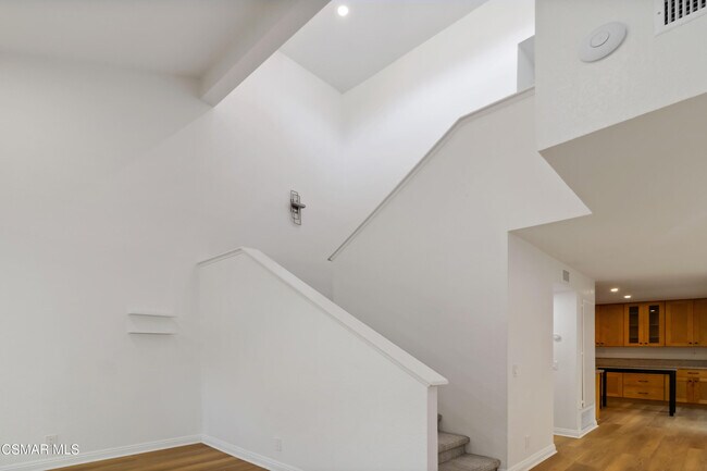 Building Photo - 646 Via Colinas