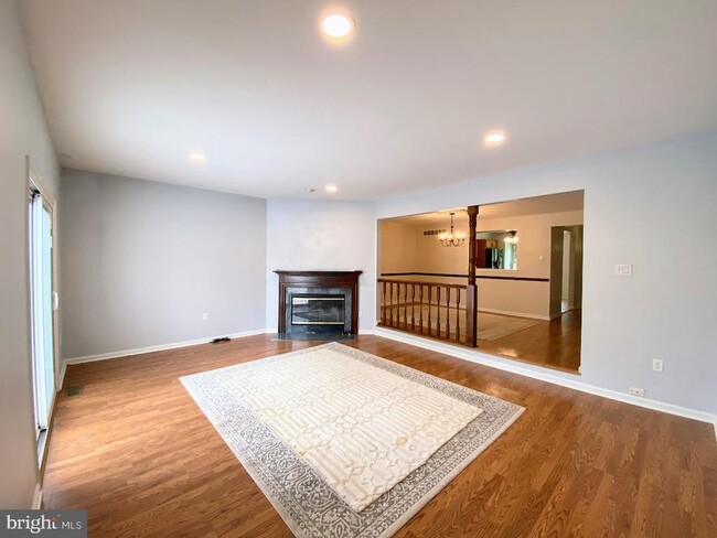 Building Photo - 618 Shropshire Dr