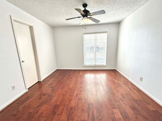 Building Photo - 12100 Overbrook Ln