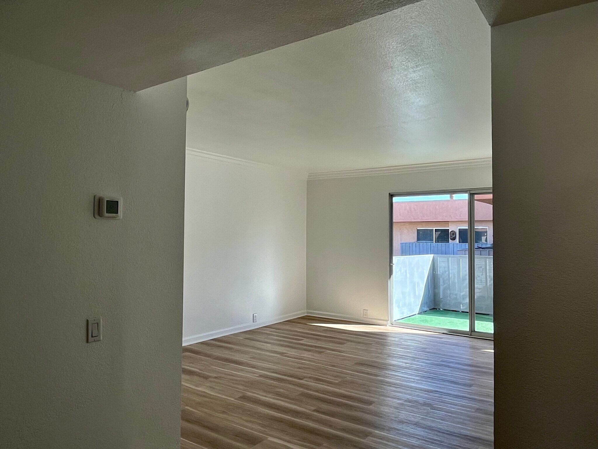 Building Photo - 400 N Sunrise Way