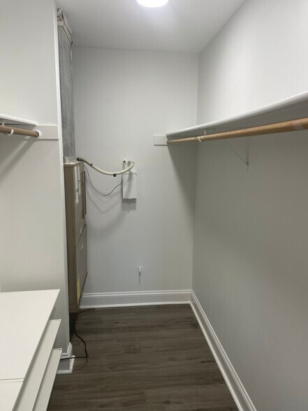 Central air and heating - 650 Perrie Dr