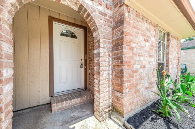 Building Photo - 1922 Arcadia Dr