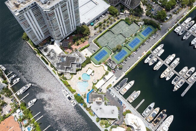 Building Photo - 19707 Turnberry Way