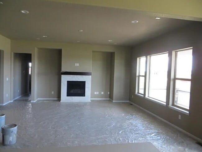 Building Photo - Large 5-Bed, 4-Bath Home in Kechter Farm Neighborhood - New Photos Coming Soon!