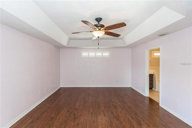 Building Photo - 12 Peruvian Ln