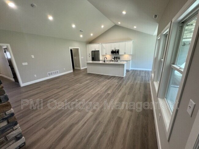 Building Photo - 963 Winter Ridge Dr
