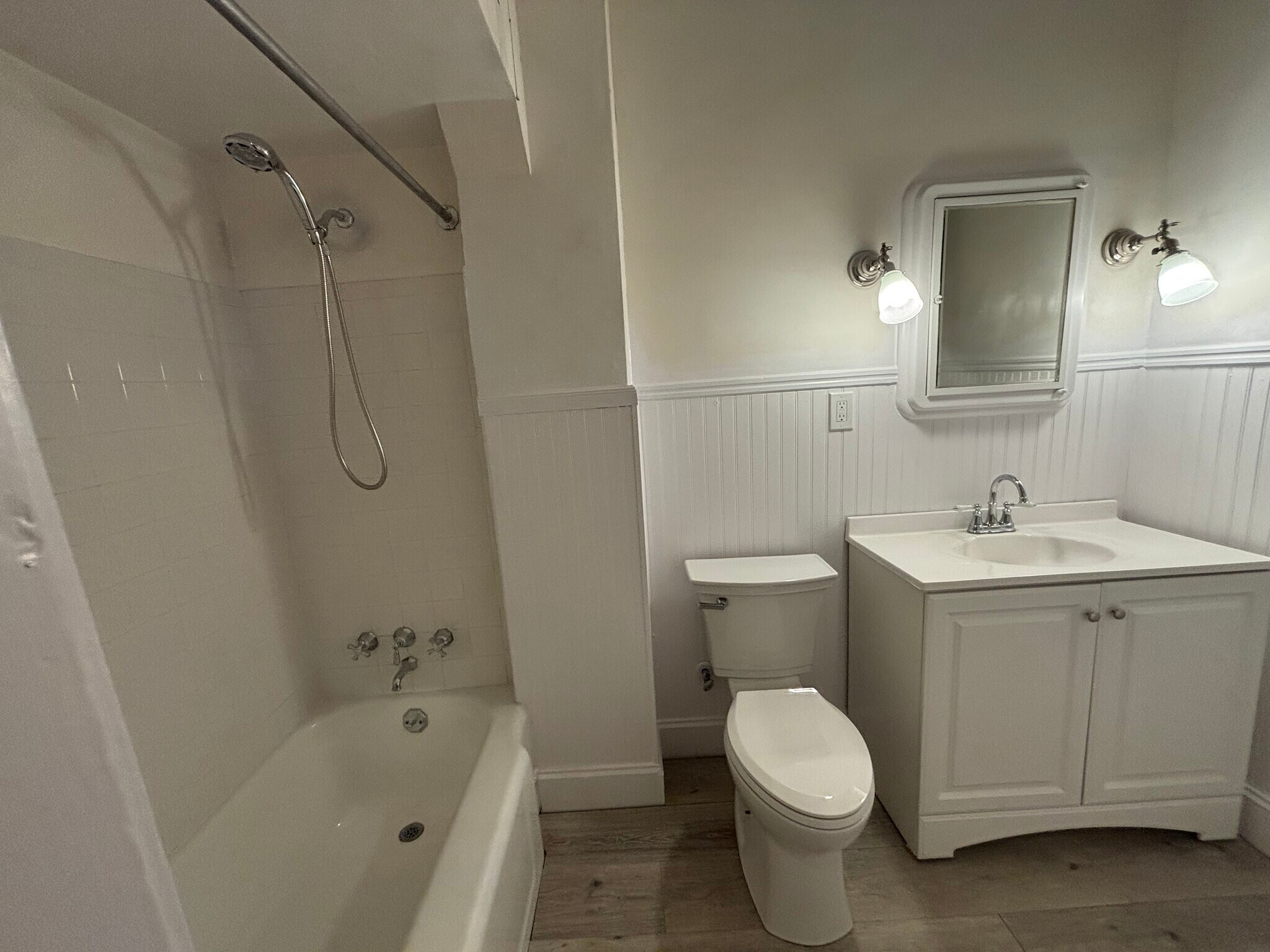 Building Photo - 85 S Hamilton St