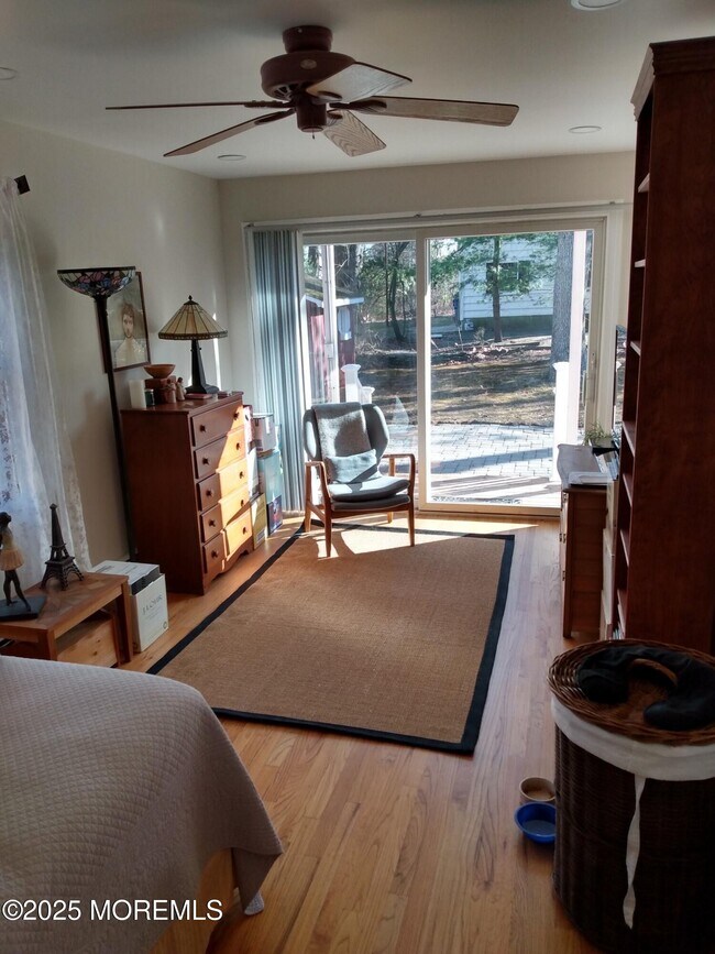 Building Photo - 432 Wells Ave