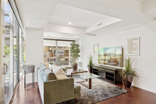 Building Photo - 7151 E Rancho Vista Dr