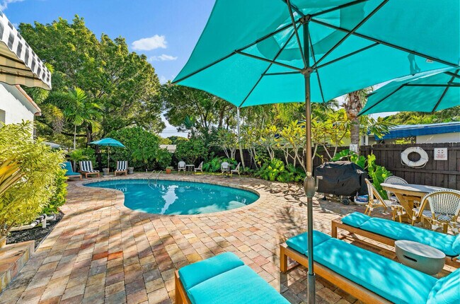 Building Photo - 400 33rd St