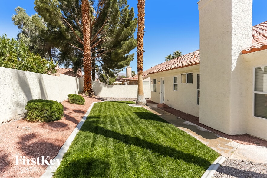 Building Photo - 4421 Inez Dr