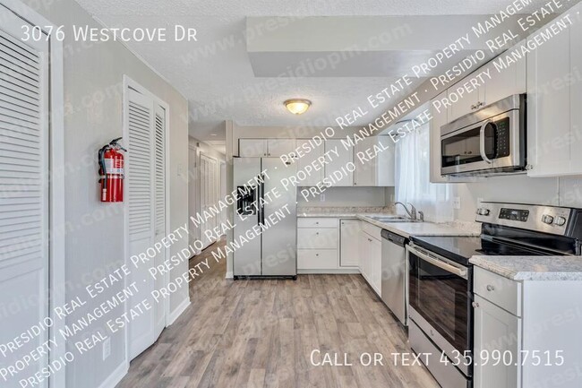 Building Photo - 3076 Westcove Dr