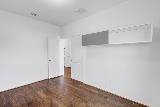 Building Photo - 108 Greenthread Dr