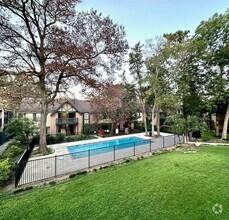 Building Photo - 8229 Kingsbrook Rd