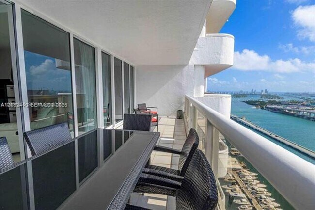 Building Photo - 1717 N Bayshore Dr