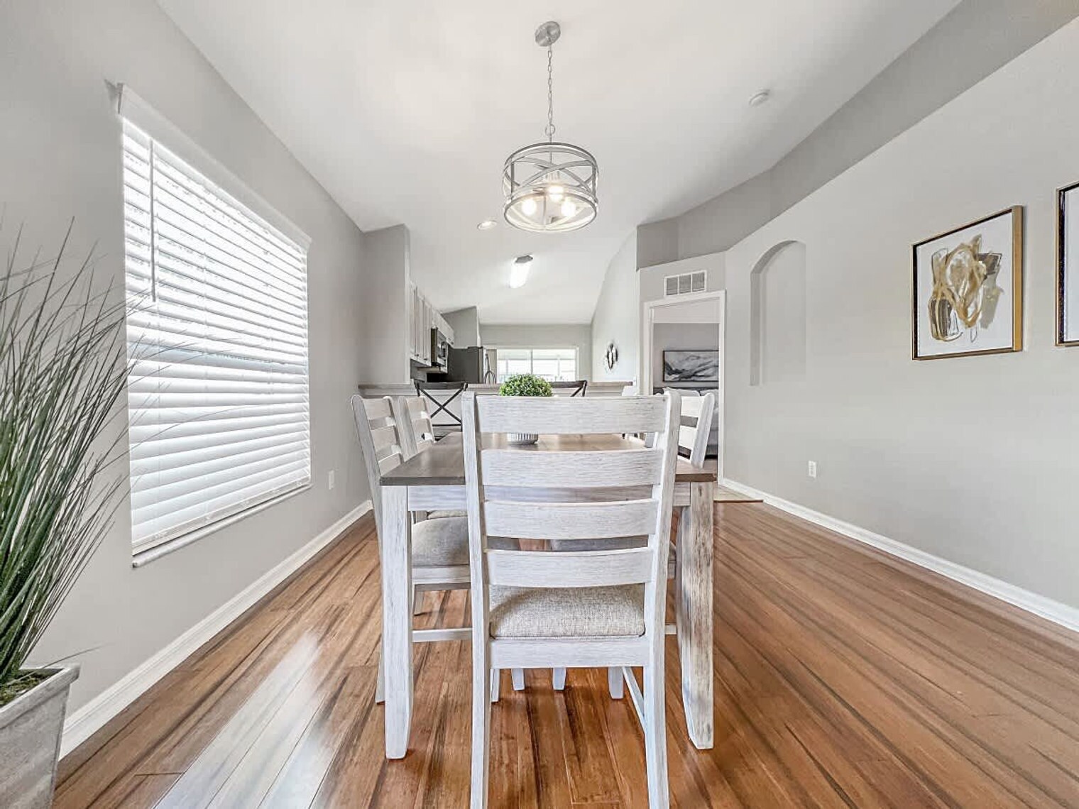 Building Photo - 24604 Siena Dr