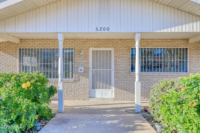 Building Photo - 6200 Palo Alto Ave