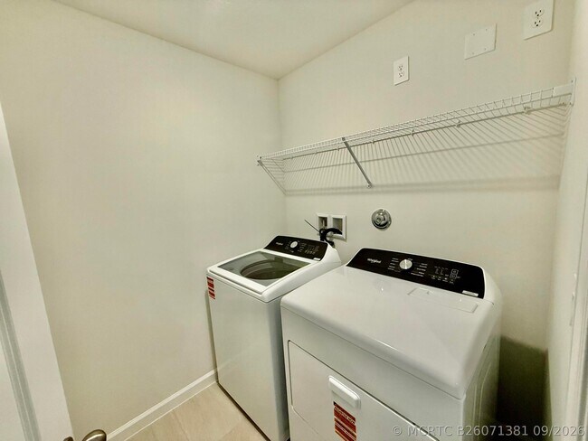 Building Photo - 655 Salisbury Cir