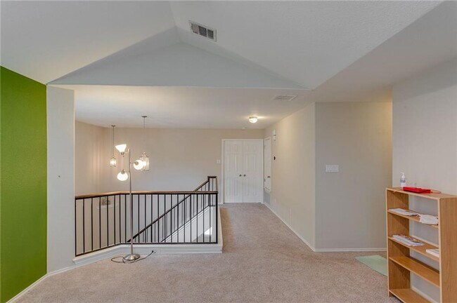 Building Photo - 10628 Royal Tara Cove