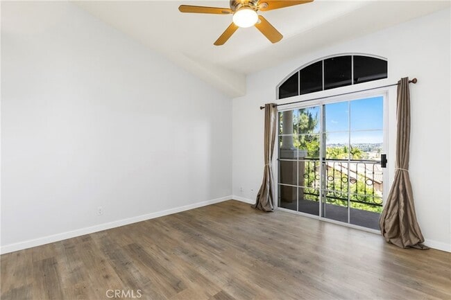 Building Photo - 10 Bravo Ln