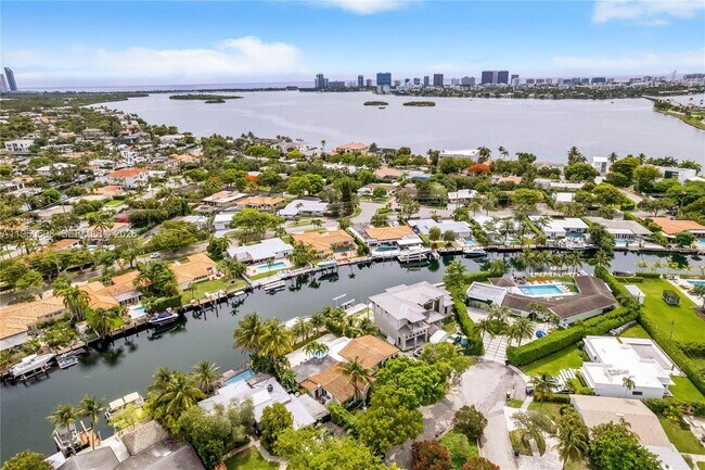 Building Photo - 12515 Palm Rd