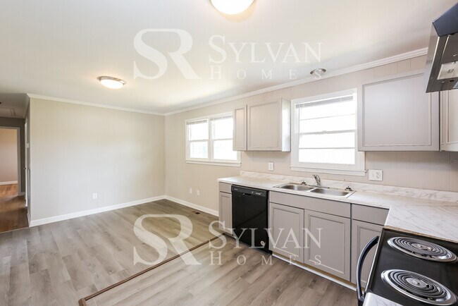 Building Photo - 218 Lily St