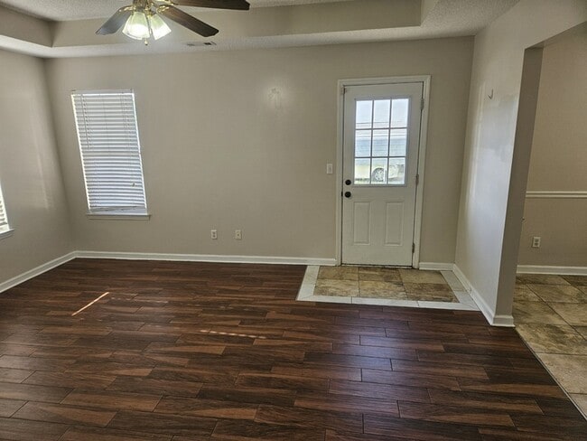 Building Photo - 809 Mason Tucker Dr