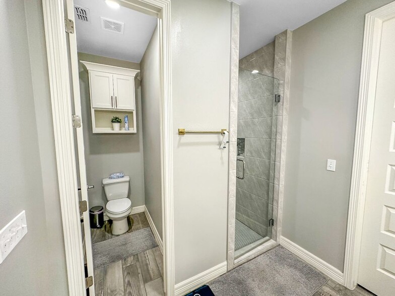 Building Photo - 4005 Water Lily Ave