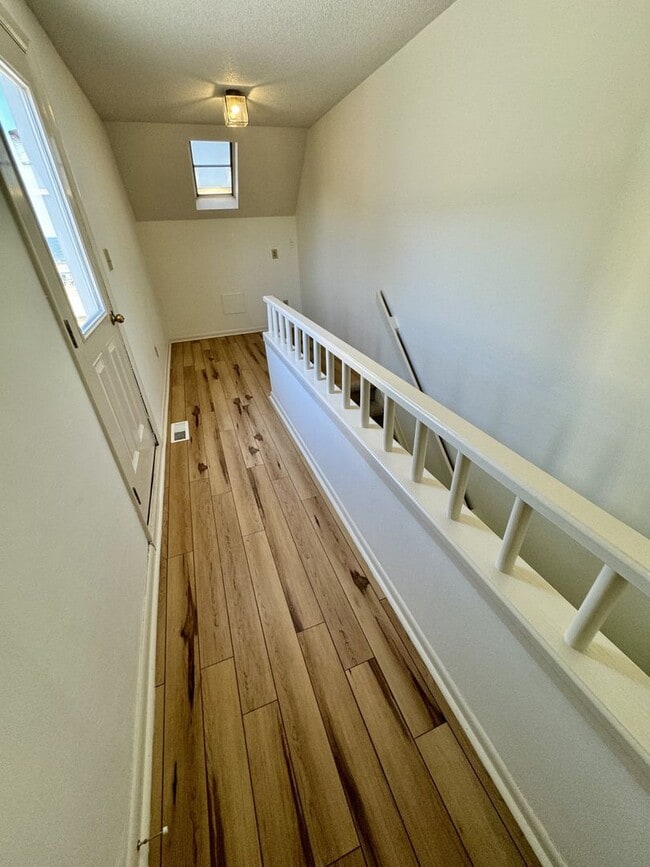 Building Photo - LYNNHAVEN SHORES - Starfish Condo