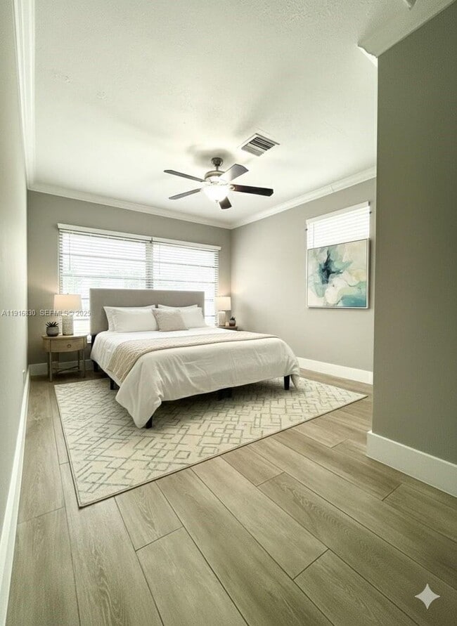 Building Photo - 216 SE 5th St