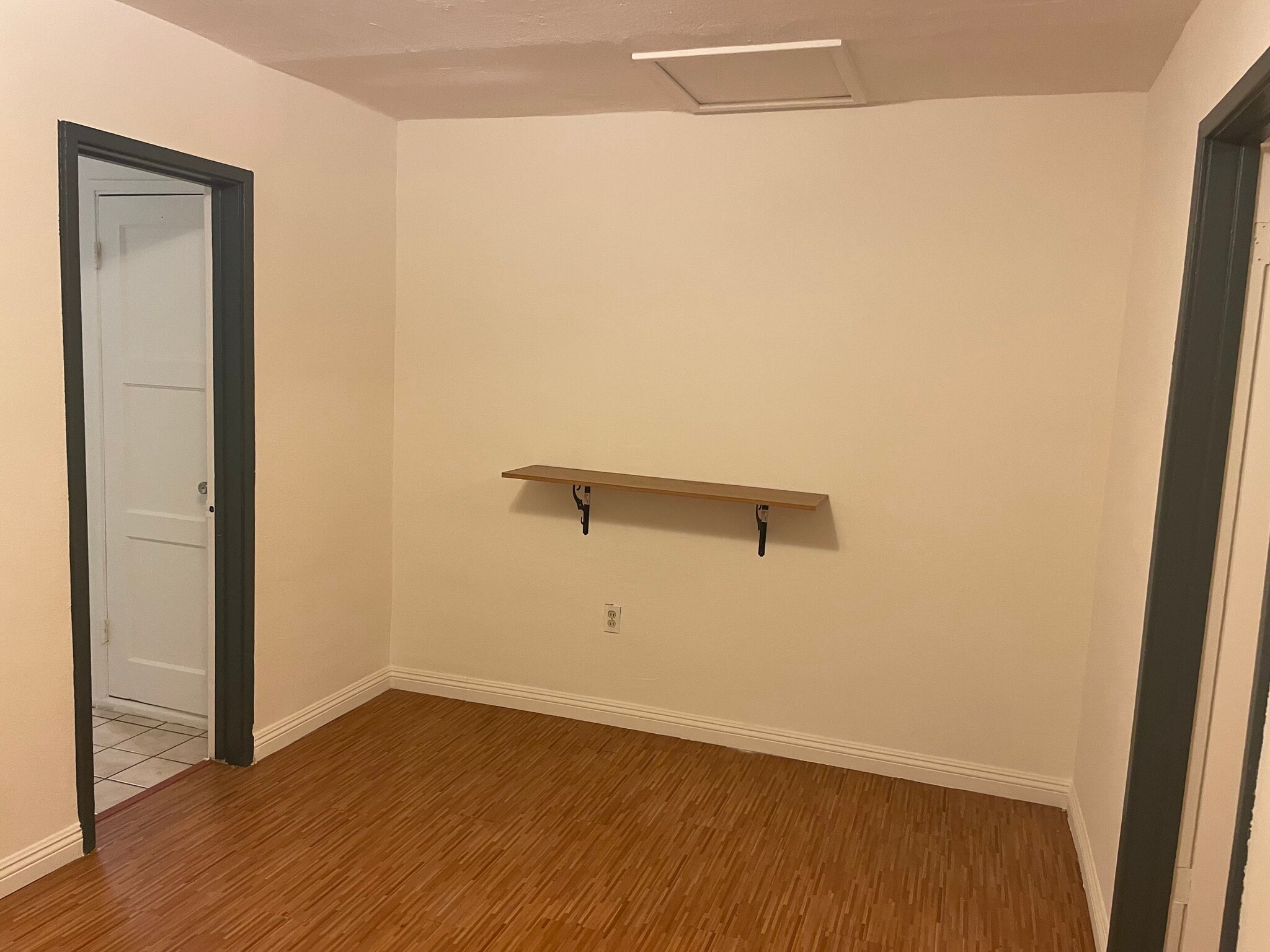 Building Photo - 8832 Mission Dr
