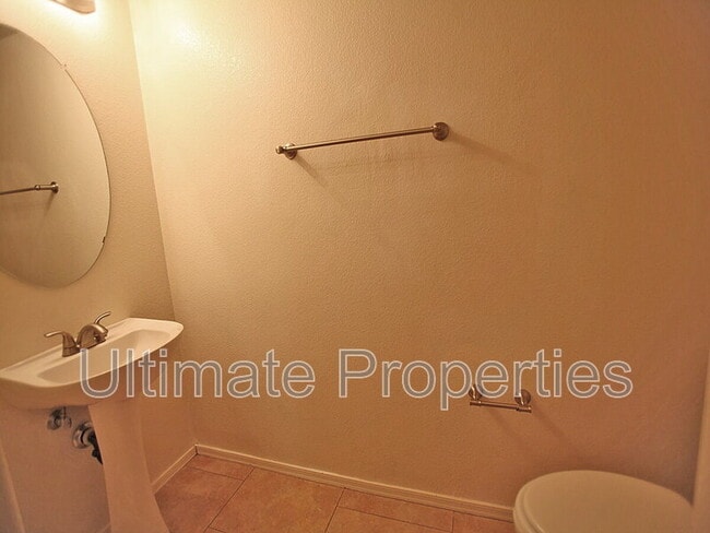 Building Photo - 15212 N 90th Ave