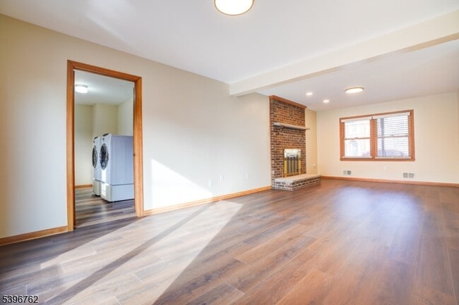 Building Photo - 11 Lenox St