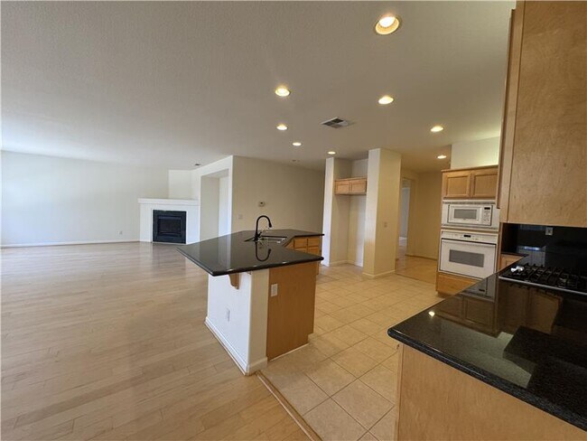 Building Photo - 4641 Palomino Way