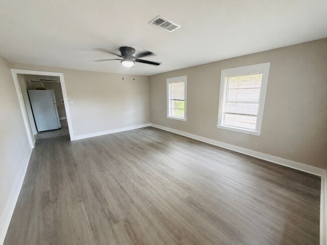 Building Photo - 2310 Sonny Perkins St