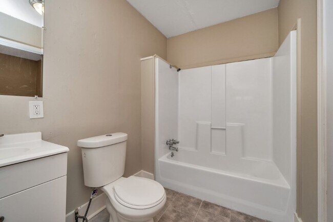 Building Photo - RARE 4BR Bessemer Beauty – Huge Space, Modern Updates & Low Move-In Costs!