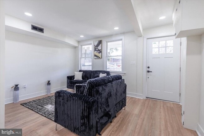 Building Photo - 4702 Meade St NE