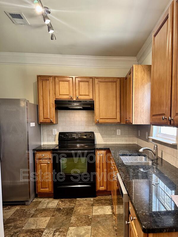 Building Photo - 9821 Alger Trce