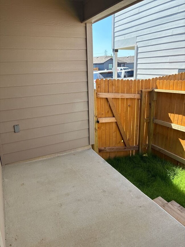 Building Photo - Charming 3BR/2BA Home in San Antonio – Mod...