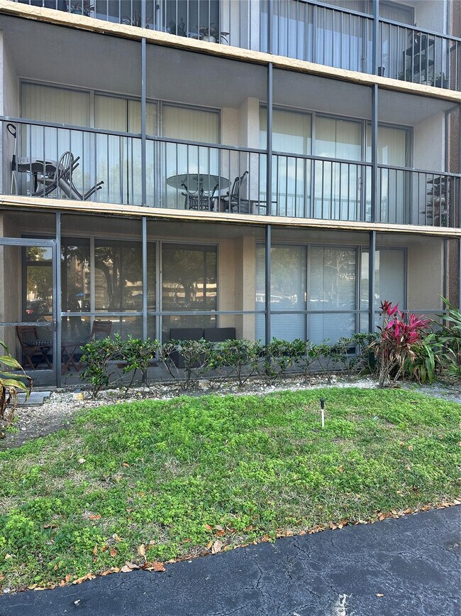 Building Photo - 3821 Environ Blvd