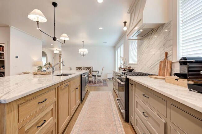 Building Photo - 4001 Stone Hl Ln